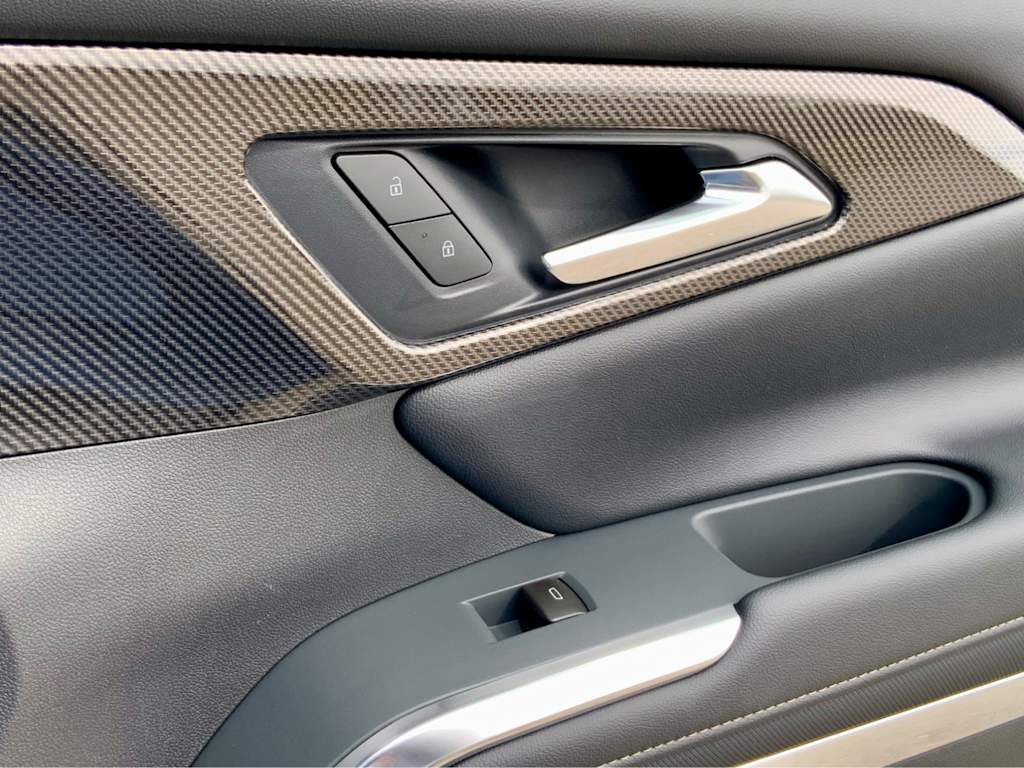 Thumbnail: 2027 Chevrolet Traverse - 44
