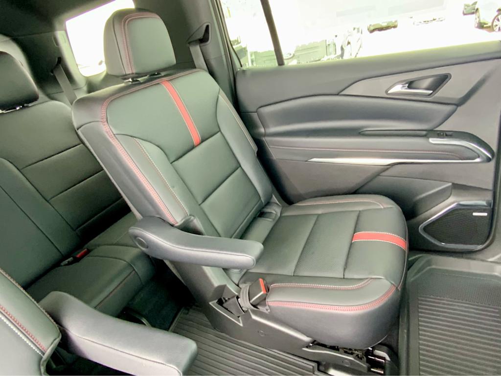 Thumbnail: 2026 Chevrolet Traverse - 32