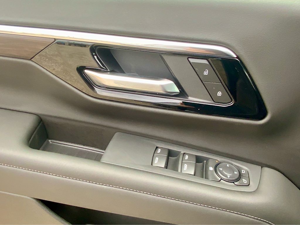 Thumbnail: 2026 Chevrolet Suburban - 45