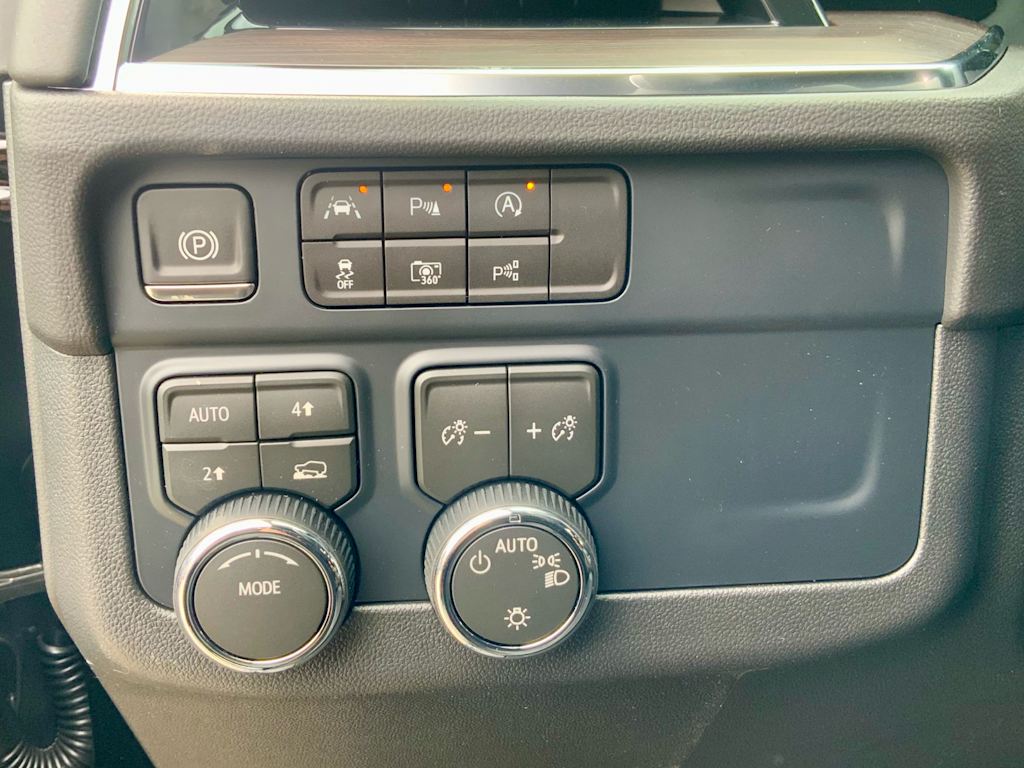 Thumbnail: 2026 Chevrolet Suburban - 44