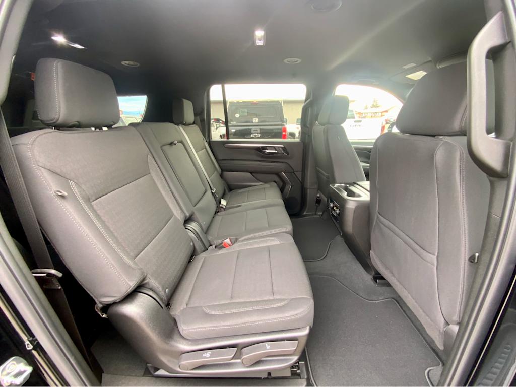 Thumbnail: 2026 Chevrolet Suburban - 32