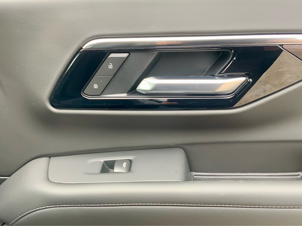 Thumbnail: 2026 Chevrolet Suburban - 46