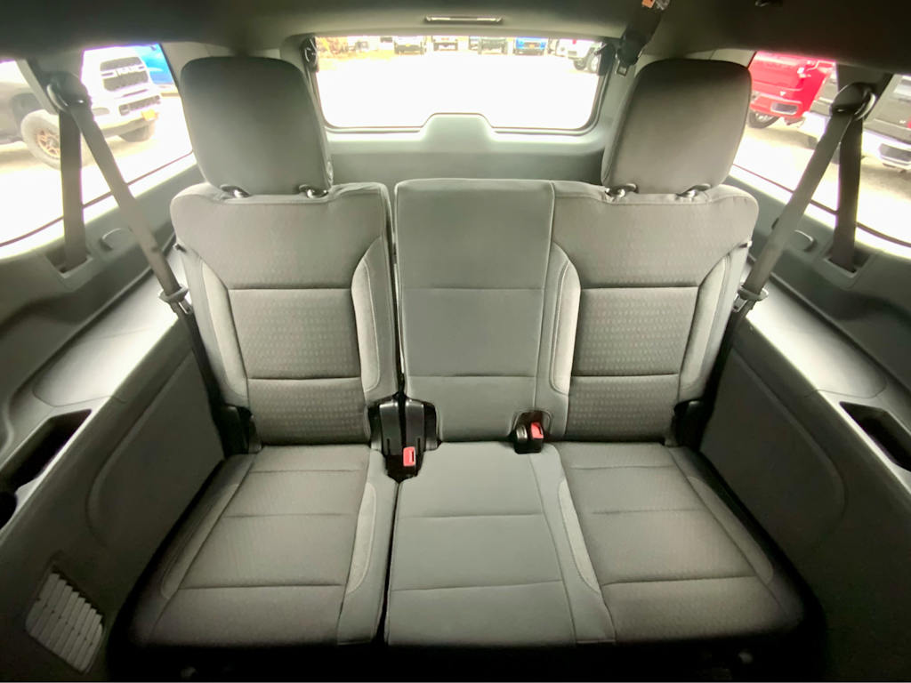 Thumbnail: 2026 Chevrolet Suburban - 34