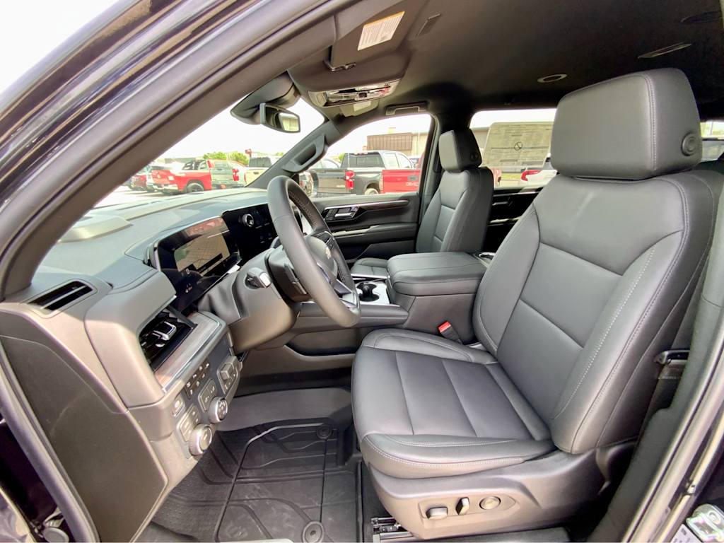 Thumbnail: 2026 Chevrolet Suburban - 10
