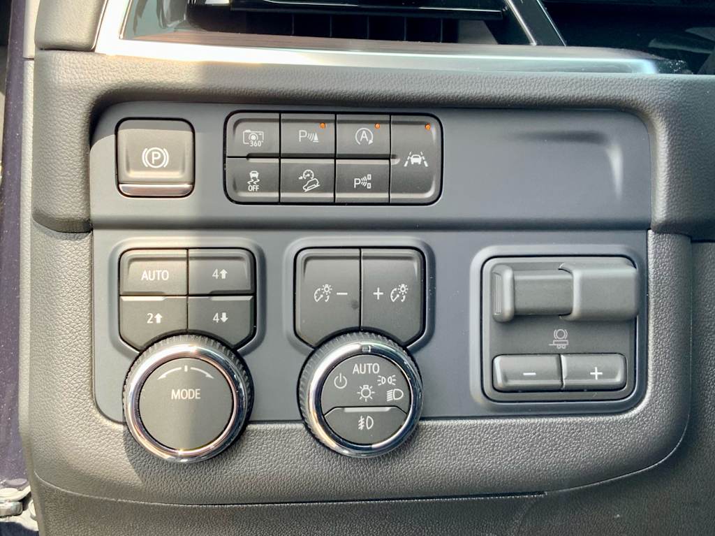 Thumbnail: 2026 Chevrolet Suburban - 49