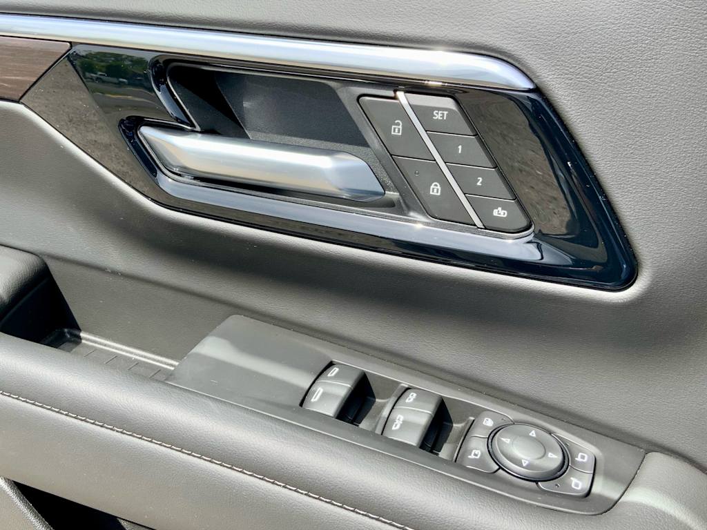 Thumbnail: 2026 Chevrolet Suburban - 51