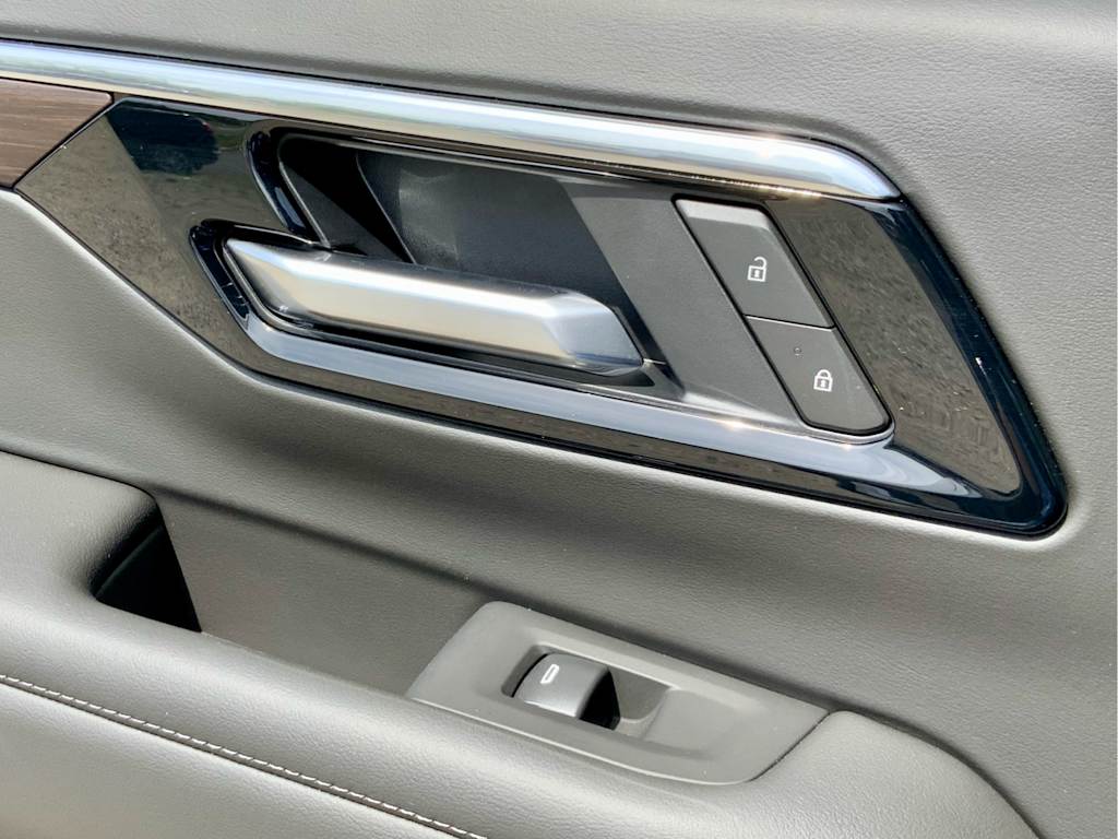Thumbnail: 2026 Chevrolet Suburban - 53