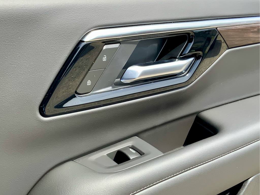 Thumbnail: 2026 Chevrolet Suburban - 54