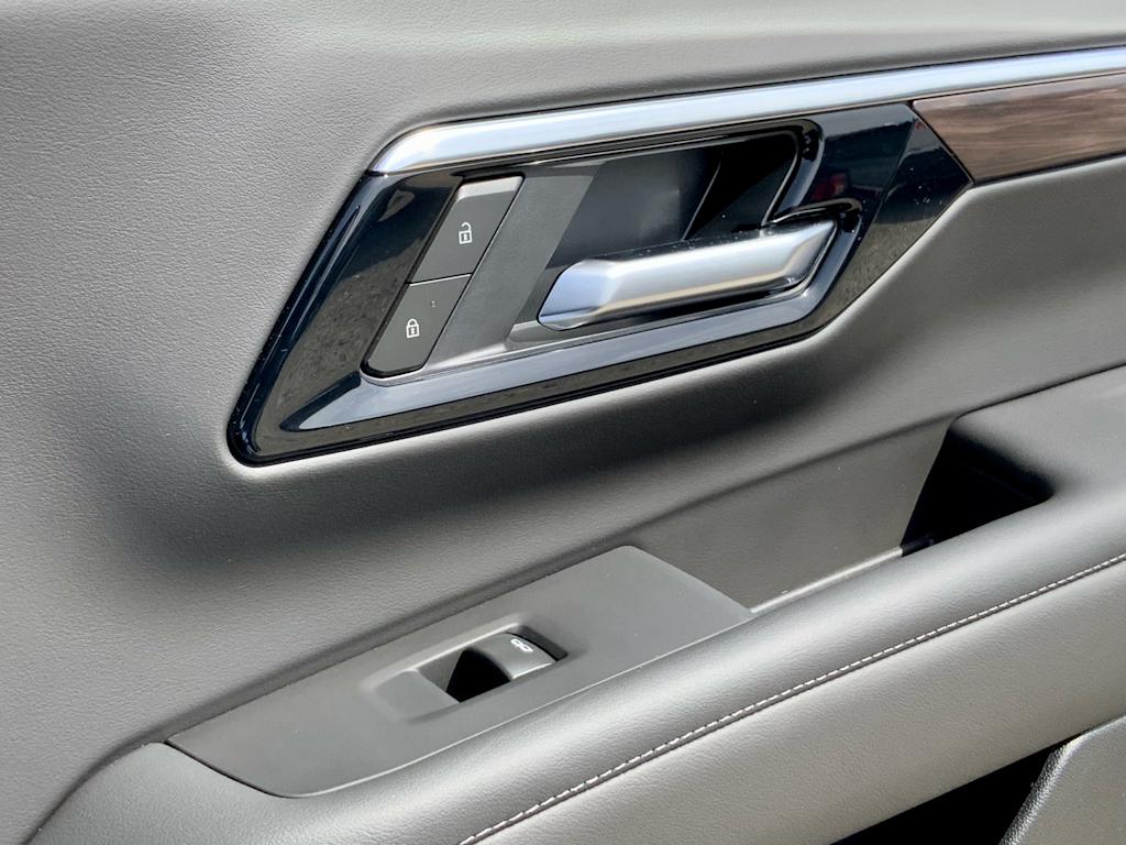 Thumbnail: 2026 Chevrolet Suburban - 52