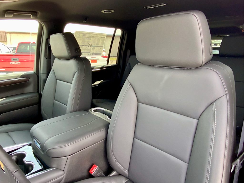 Thumbnail: 2026 Chevrolet Suburban - 34