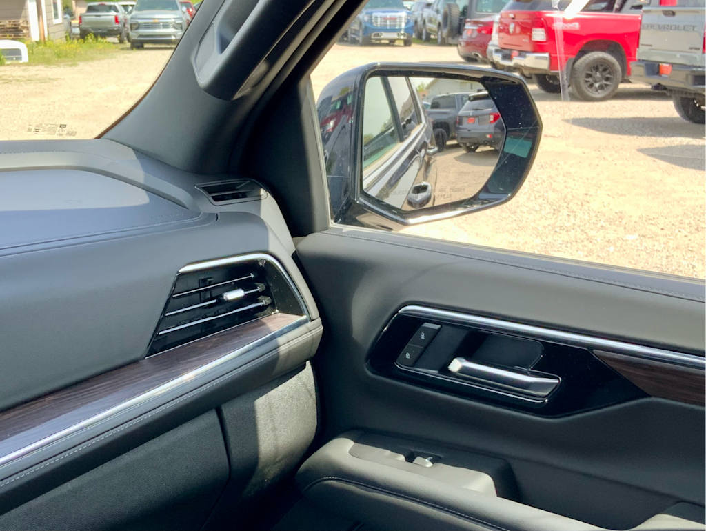 Thumbnail: 2026 Chevrolet Suburban - 39