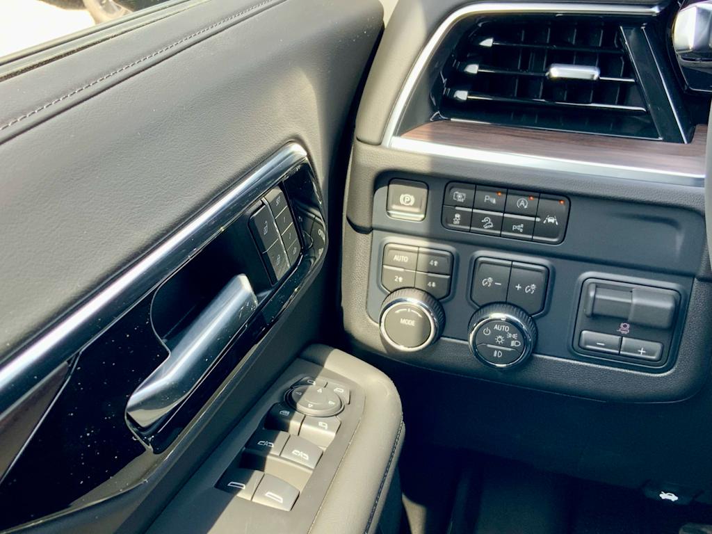 Thumbnail: 2026 Chevrolet Suburban - 50