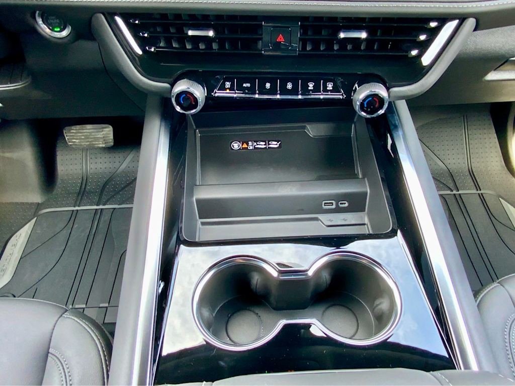 Thumbnail: 2026 Chevrolet Suburban - 46