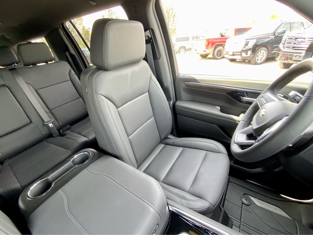 Thumbnail: 2026 Chevrolet Suburban - 36