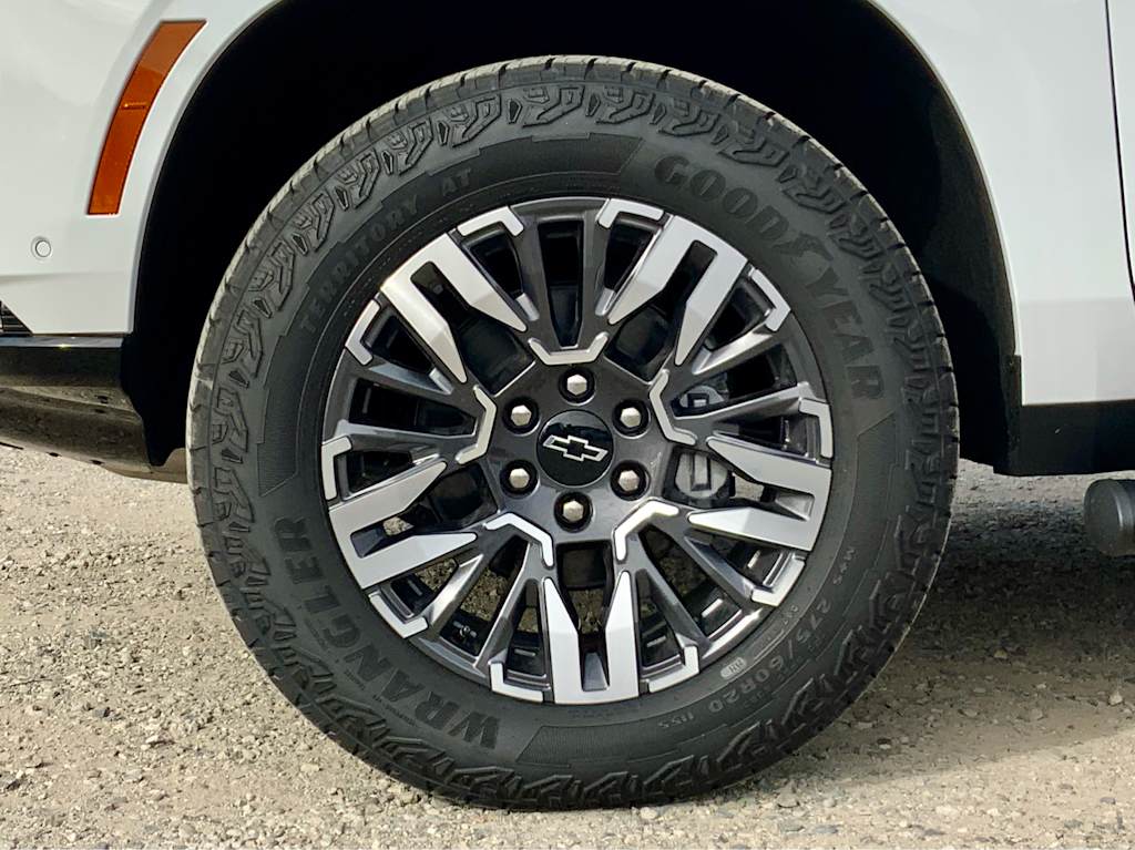 Thumbnail: 2026 Chevrolet Suburban - 27