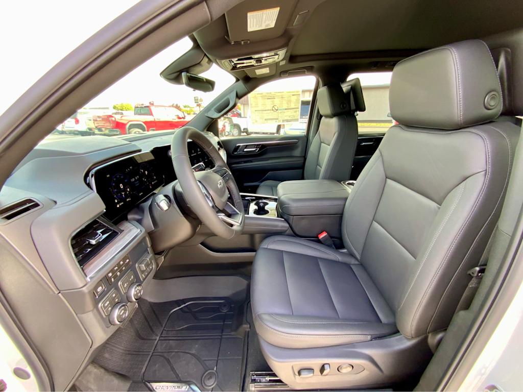 Thumbnail: 2026 Chevrolet Suburban - 10
