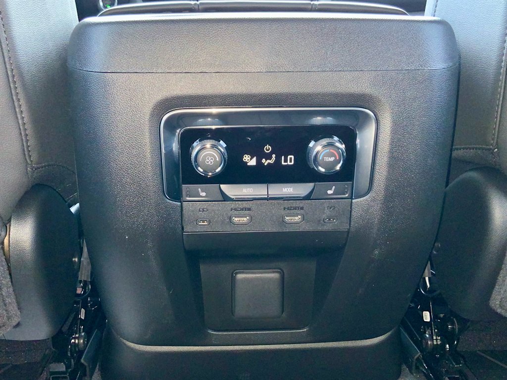 Thumbnail: 2026 Chevrolet Suburban - 41