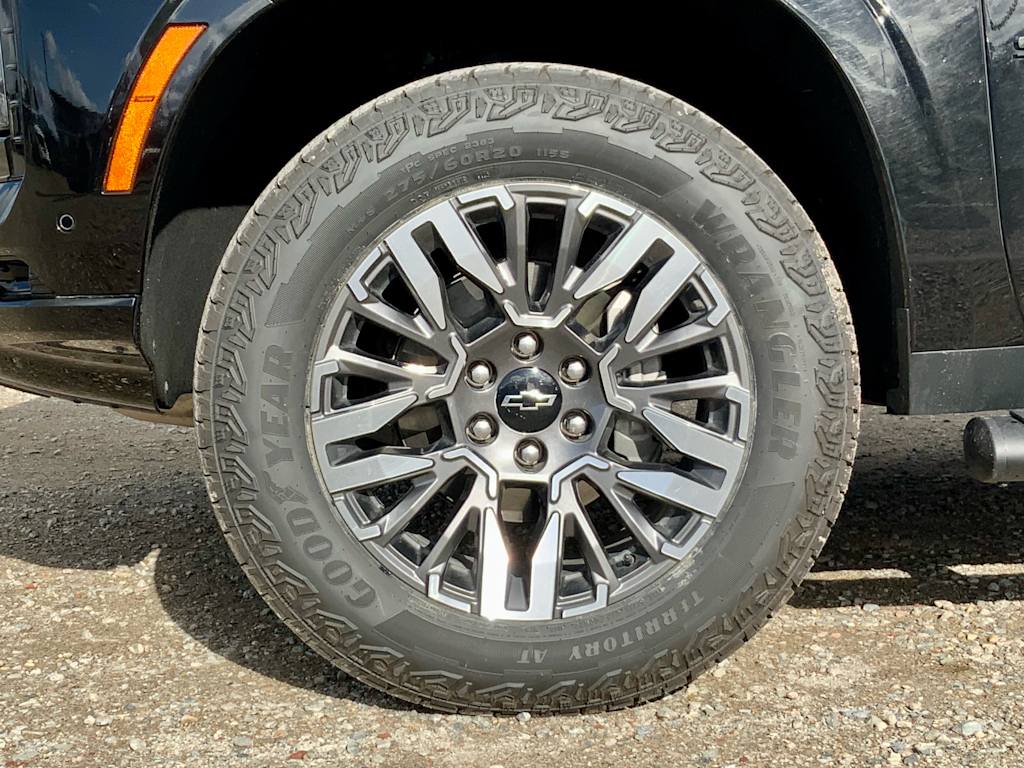 Thumbnail: 2025 Chevrolet Suburban - 27