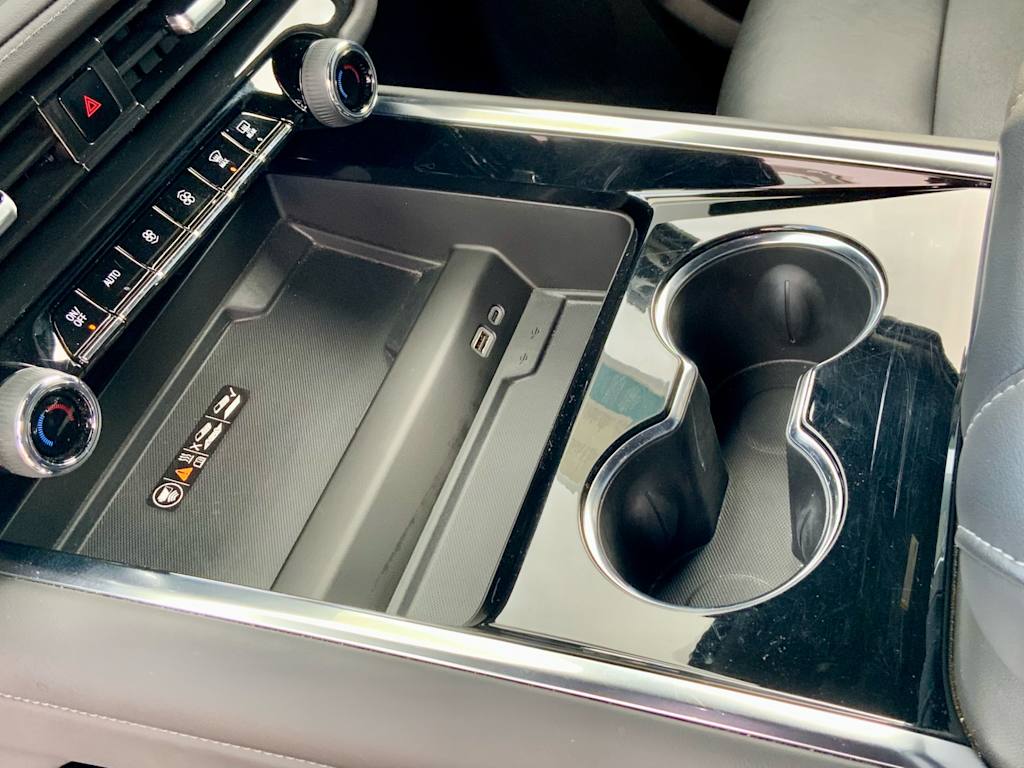 Thumbnail: 2025 Chevrolet Suburban - 42