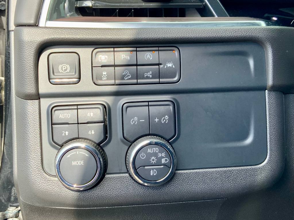 Thumbnail: 2025 Chevrolet Suburban - 44