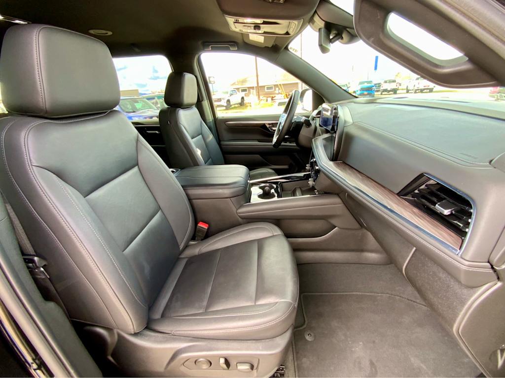 Thumbnail: 2025 Chevrolet Suburban - 12