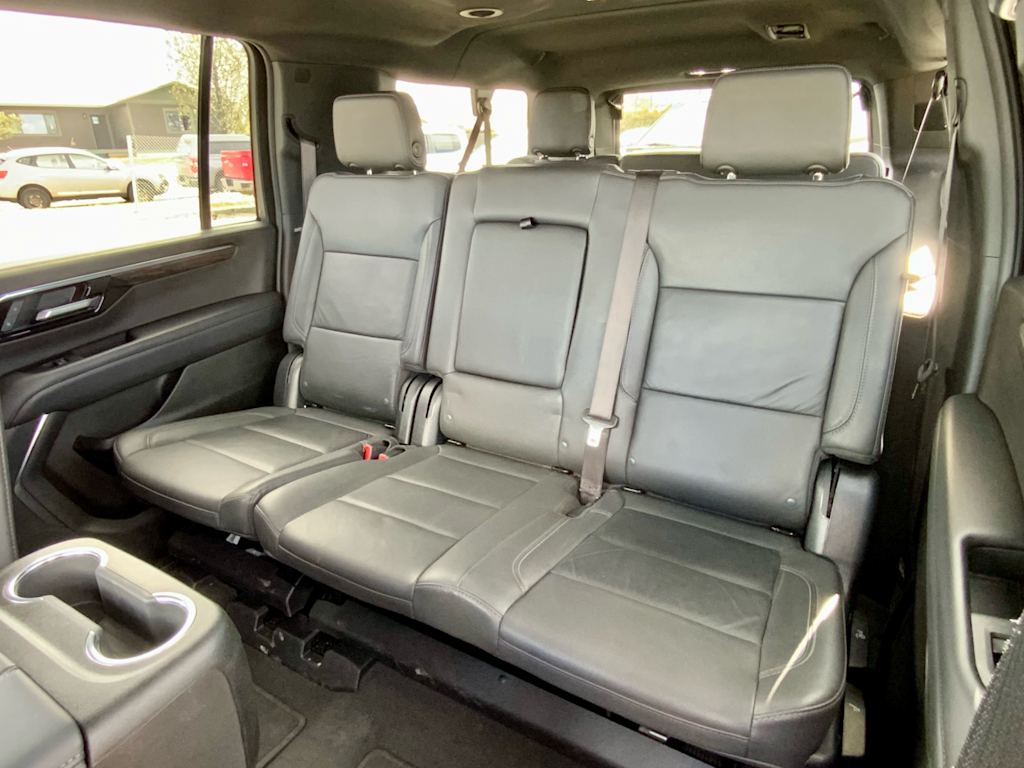 Thumbnail: 2025 Chevrolet Suburban - 31