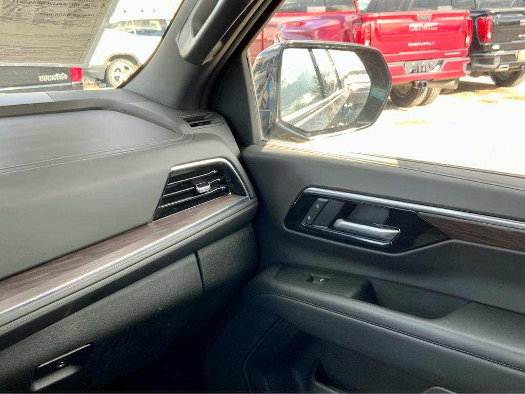 Thumbnail: 2025 Chevrolet Suburban - 37