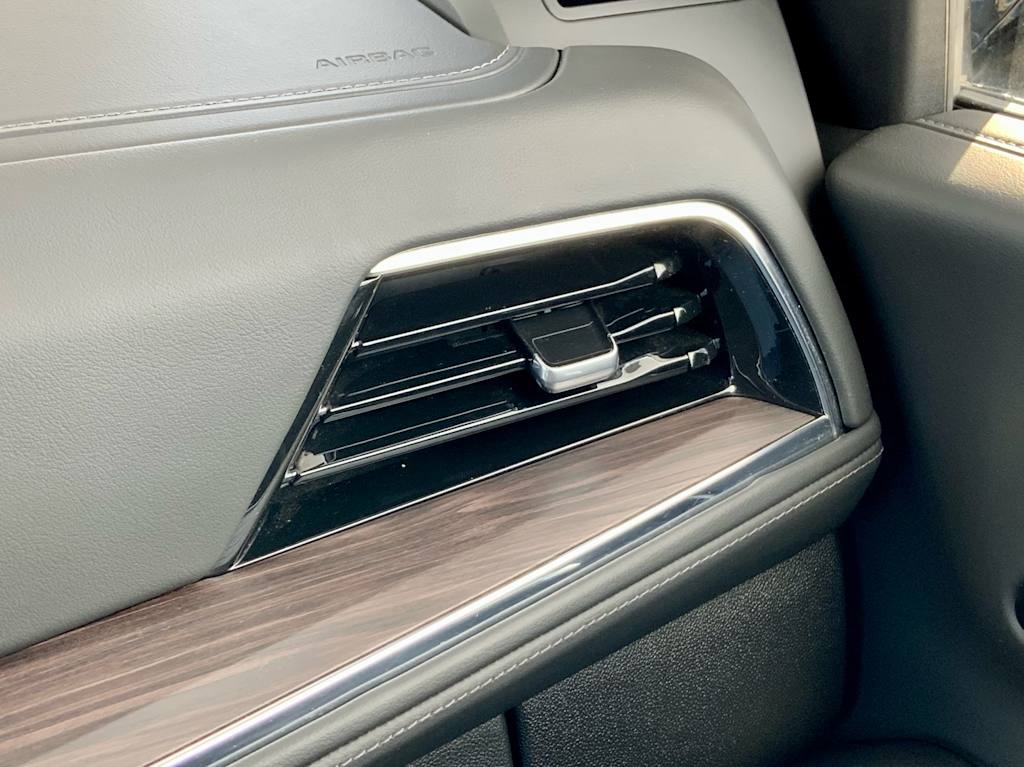 Thumbnail: 2025 Chevrolet Suburban - 45