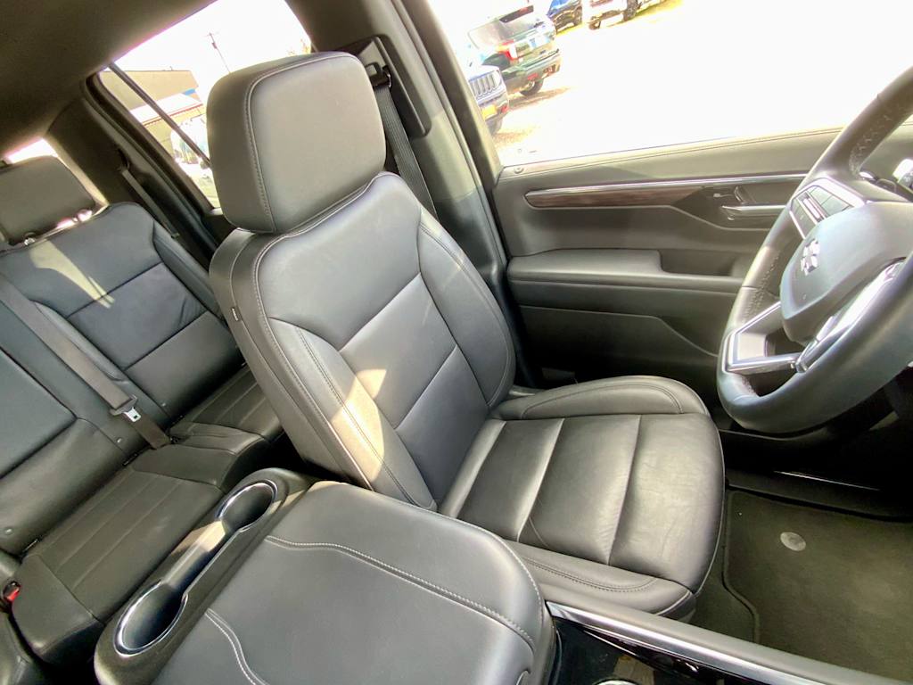 Thumbnail: 2025 Chevrolet Suburban - 33