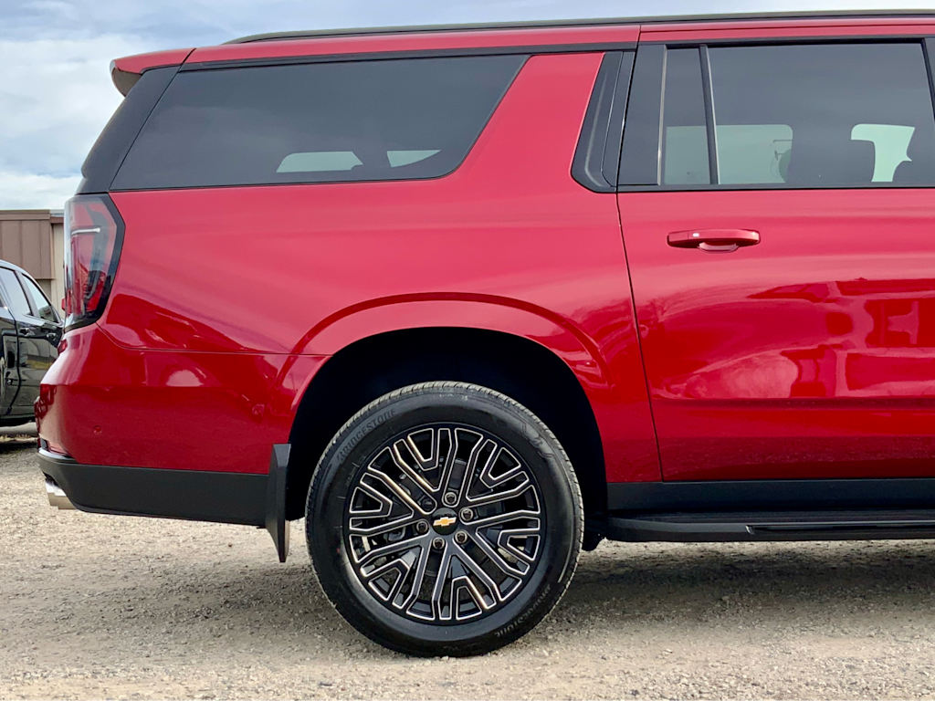 Thumbnail: 2026 Chevrolet Suburban - 24