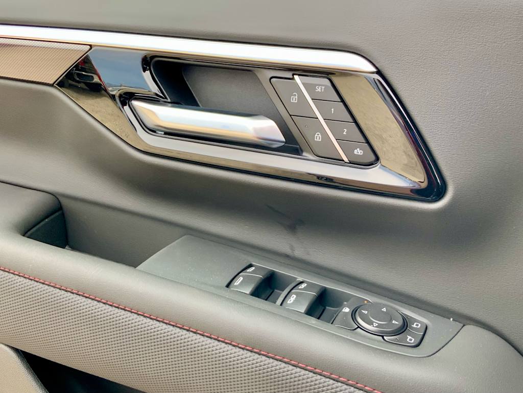 Thumbnail: 2026 Chevrolet Suburban - 51