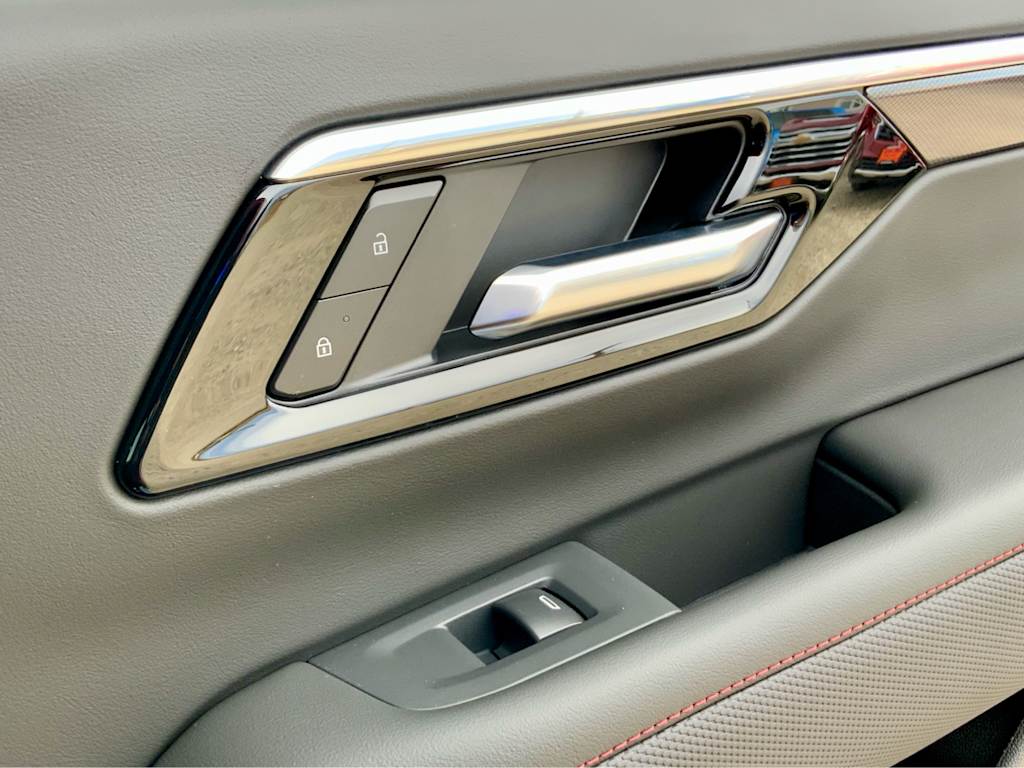 Thumbnail: 2026 Chevrolet Suburban - 54