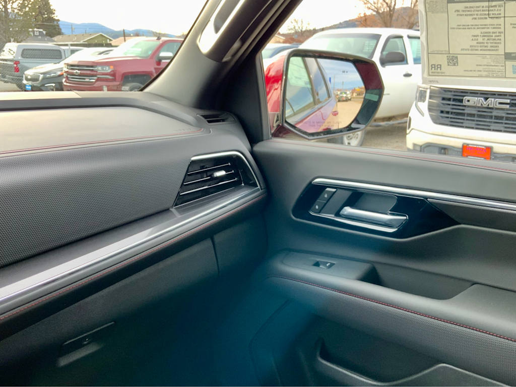 Thumbnail: 2026 Chevrolet Suburban - 41