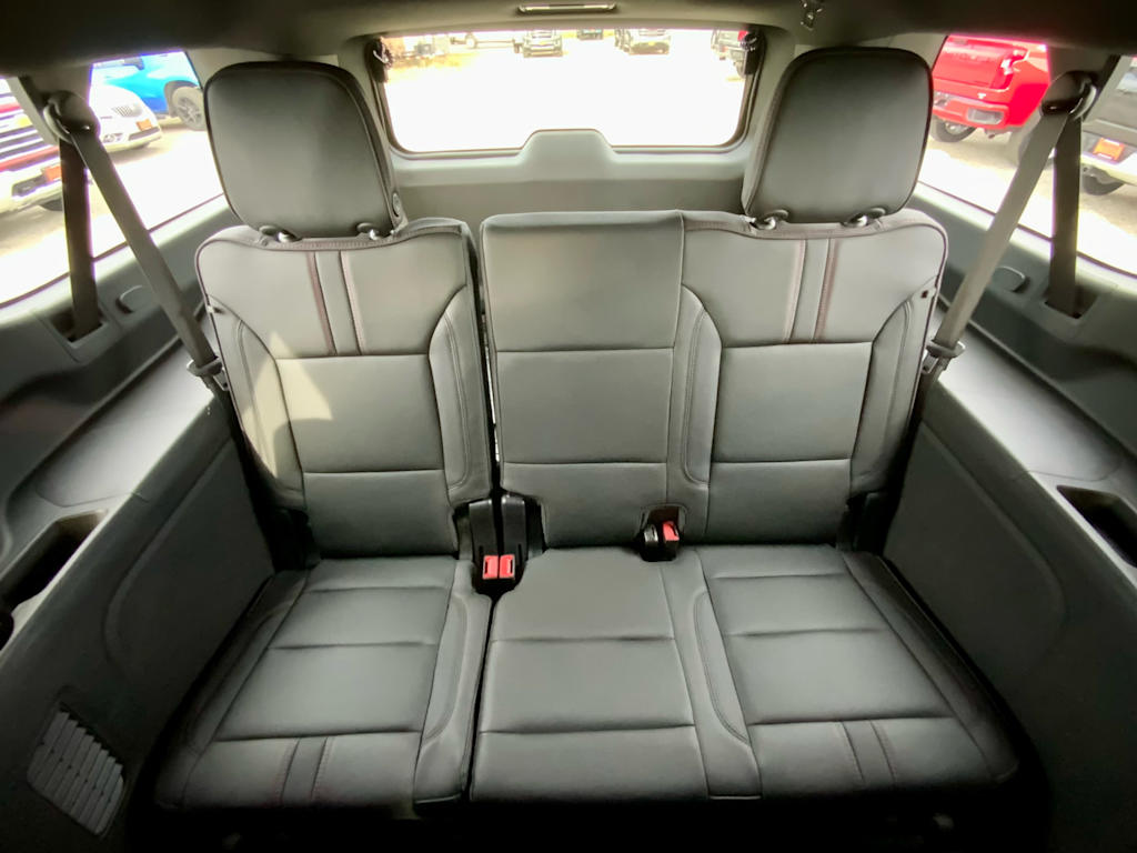 Thumbnail: 2026 Chevrolet Suburban - 36