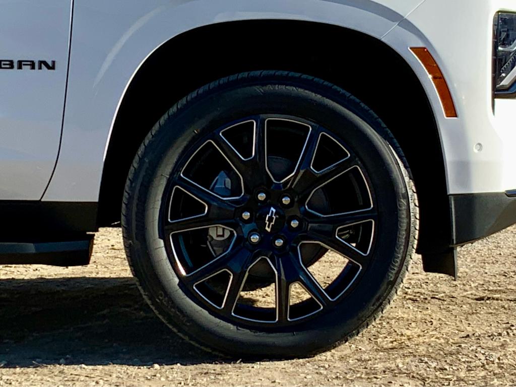 Thumbnail: 2026 Chevrolet Suburban - 30