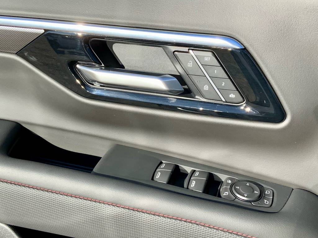 Thumbnail: 2026 Chevrolet Suburban - 54