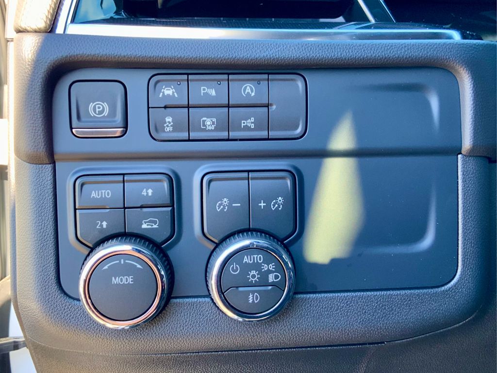 Thumbnail: 2026 Chevrolet Suburban - 51