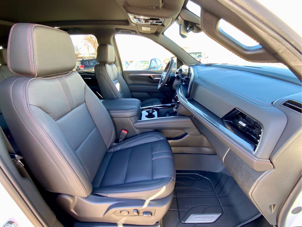 Thumbnail: 2026 Chevrolet Suburban - 11