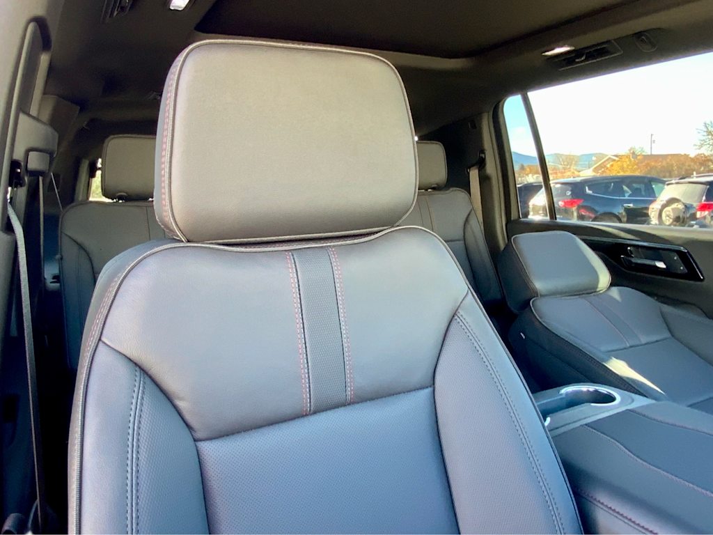 Thumbnail: 2026 Chevrolet Suburban - 37