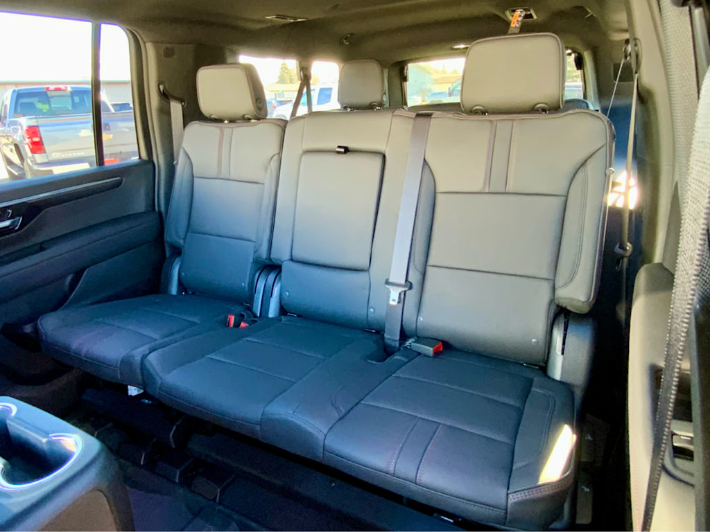 Thumbnail: 2026 Chevrolet Suburban - 36