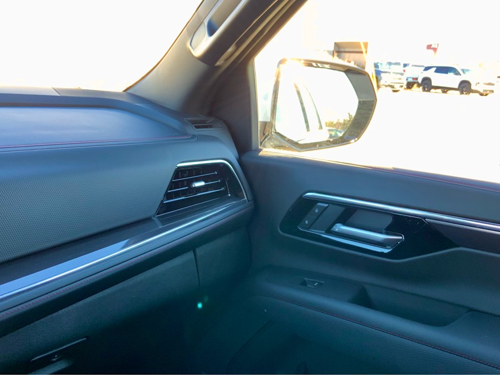 Thumbnail: 2026 Chevrolet Suburban - 44