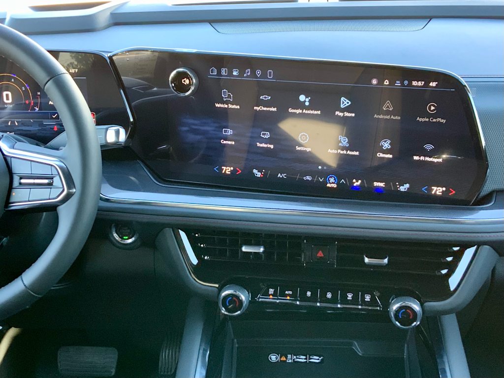 Thumbnail: 2026 Chevrolet Suburban - 43