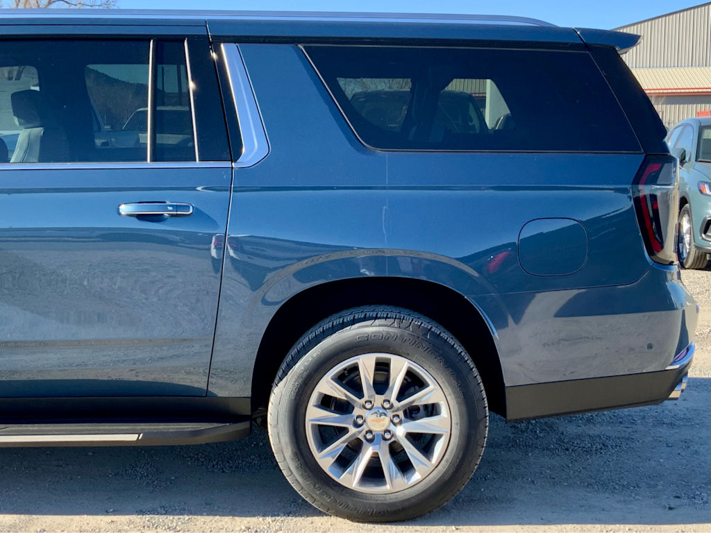 Thumbnail: 2026 Chevrolet Suburban - 8