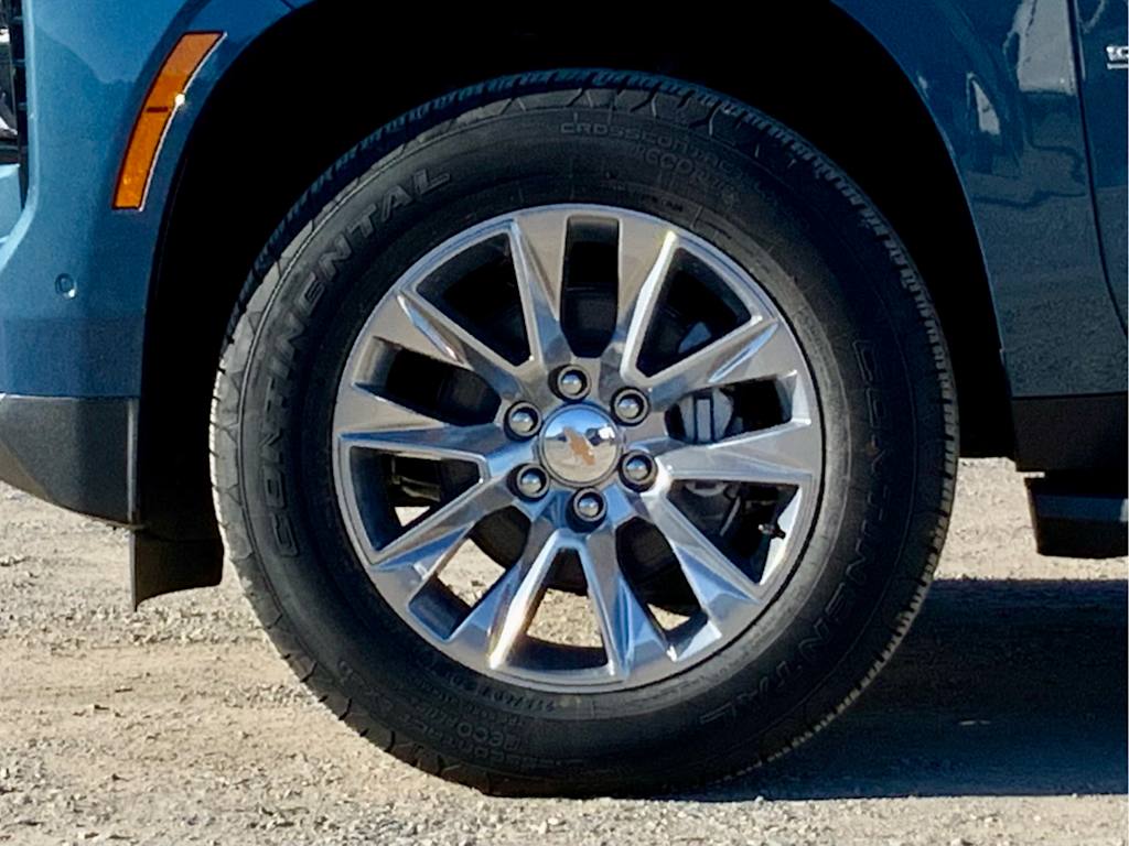 Thumbnail: 2026 Chevrolet Suburban - 28