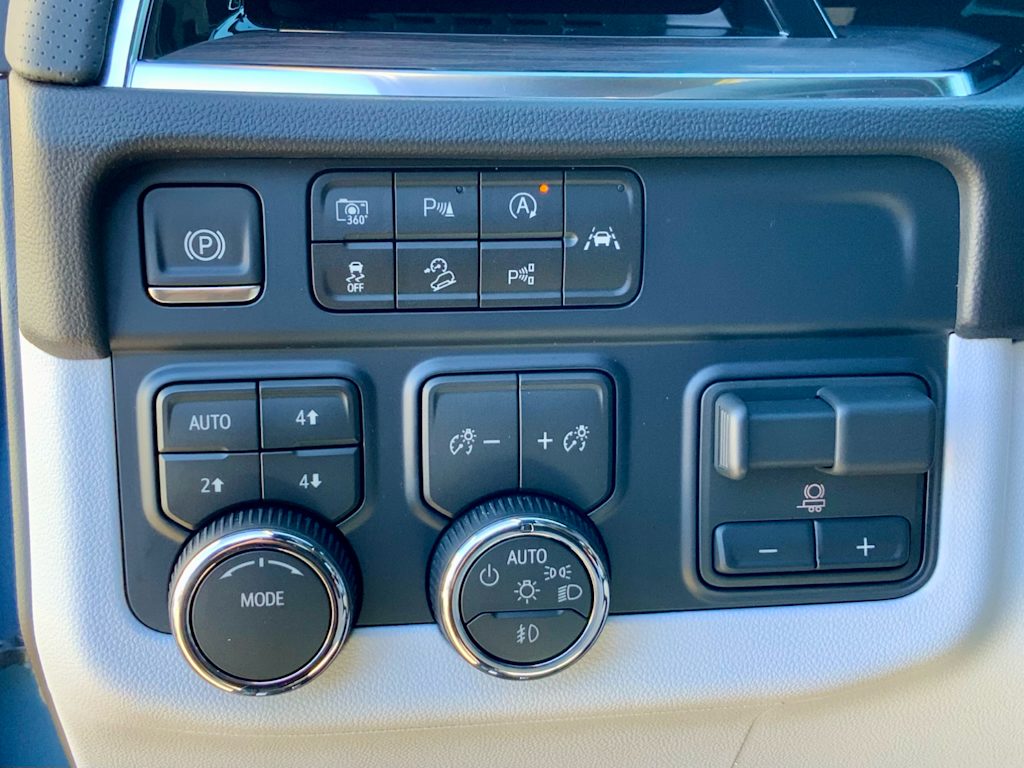 Thumbnail: 2026 Chevrolet Suburban - 49