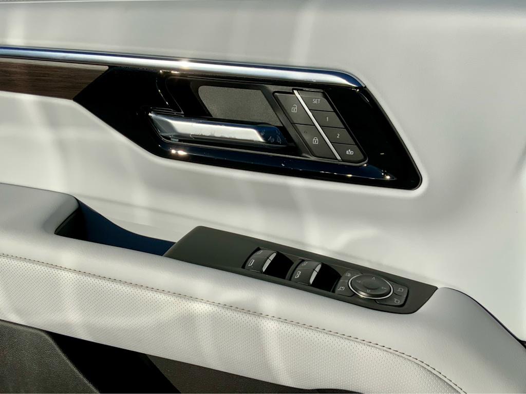 Thumbnail: 2026 Chevrolet Suburban - 52