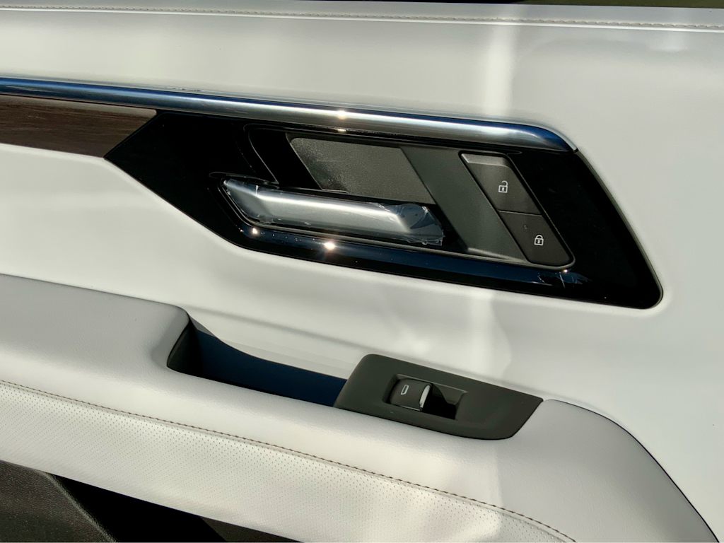 Thumbnail: 2026 Chevrolet Suburban - 54