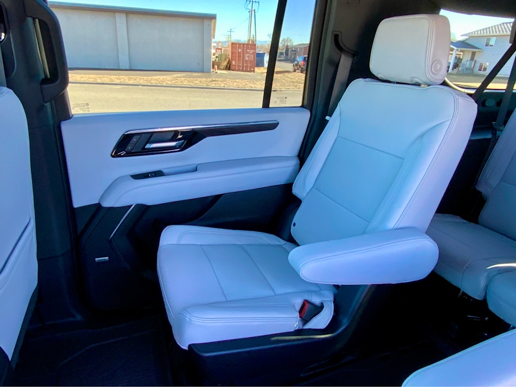 Thumbnail: 2026 Chevrolet Suburban - 33