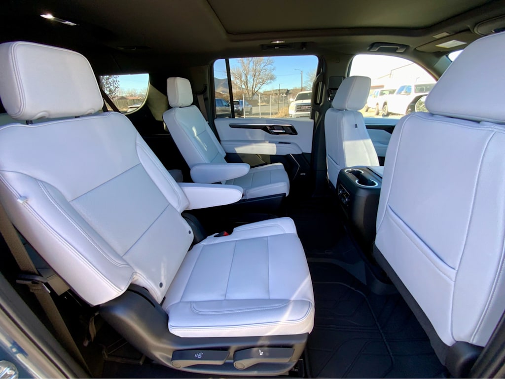 Thumbnail: 2026 Chevrolet Suburban - 31