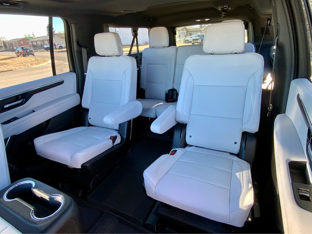 Thumbnail: 2026 Chevrolet Suburban - 32